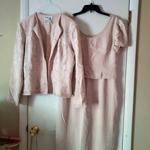 Avanti Designs Size 14 tan cream dress